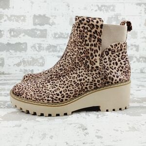 NEW DV Dolce Vita Rielle Tan Brown Leopard Print Lug Sole Ankle Boots F1031